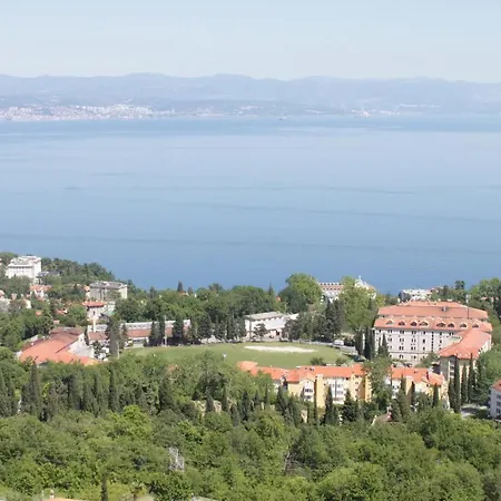 With A Swimming Pool Lovran, Opatija - 7694 Daire