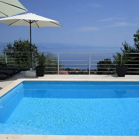 With A Swimming Pool Lovran, Opatija - 7694 Daire *